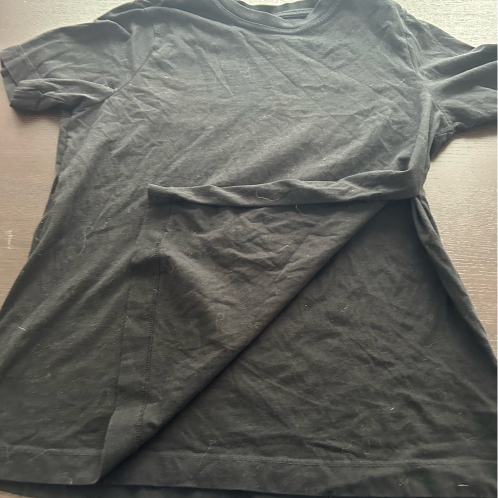 Nursing friendly tshirt black